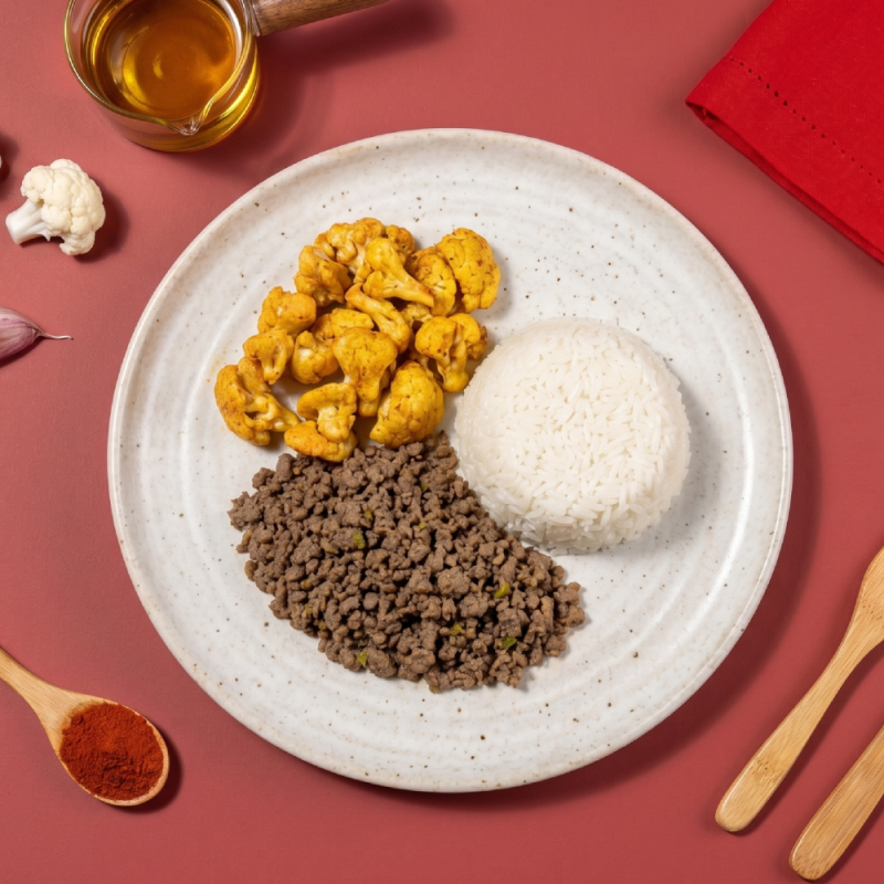 marmita - carne moída + arroz branco + couve-flor assada páprica