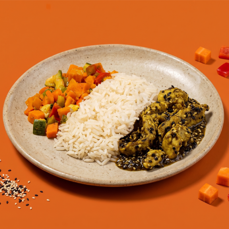 marmita - frango em tiras com gergelim + arroz branco + legumes grego