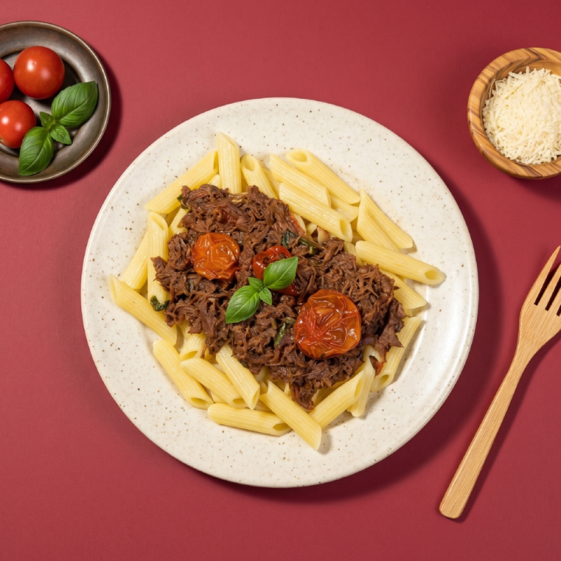 marmita - ragú de costela + penne + tomate confit