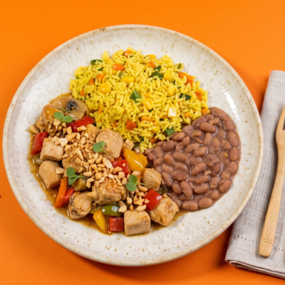 marmita - frango xadrez + arroz integral à grega + feijão carioca marmita - frango xadrez + arroz integral à grega + feijão carioca