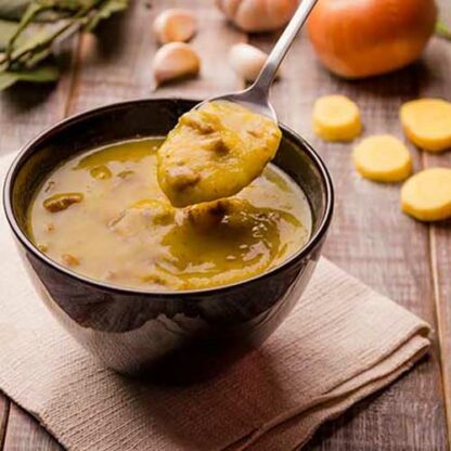 sopa de mandioquinha com cubinhos de carne