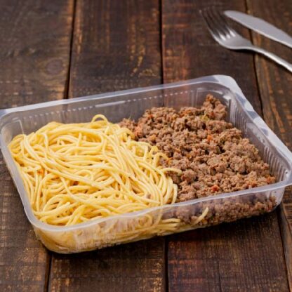 nosso pf- prato 4- macarrão alho e óleo + carne moída