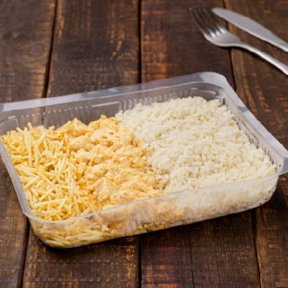 nosso pf- prato 6- strogonoff de frango +arroz branco + batata palha