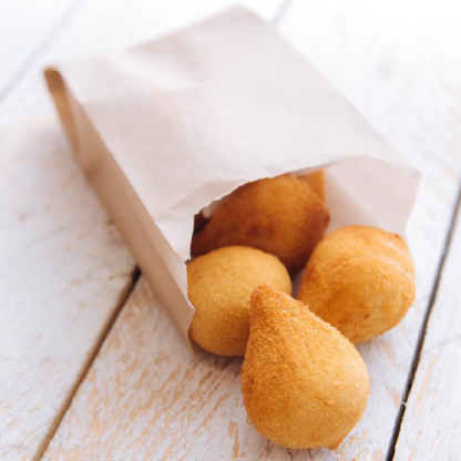 coxinha de frango e requeijão cremoso (50 unidades)