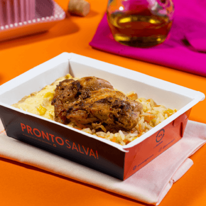 marmita – sobrecoxa de frango + arroz com cenoura e milho + creme de milho