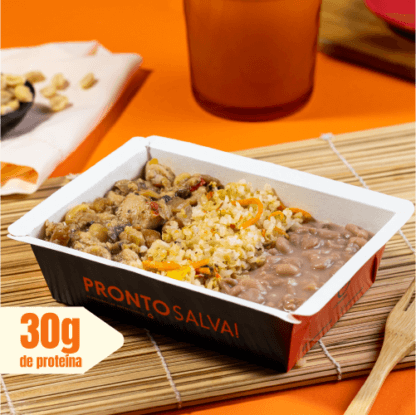 marmita –  frango xadrez + arroz integral  à grega + feijão carioca