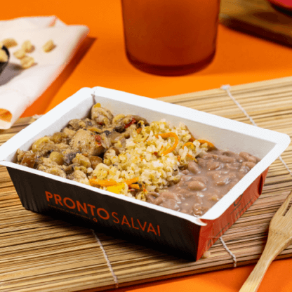 marmita –  frango xadrez + arroz integral  à grega + feijão carioca