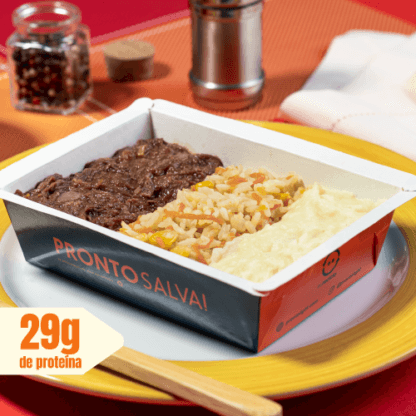 marmita – costela desfiada + arroz com cenoura e milho + purê de batata