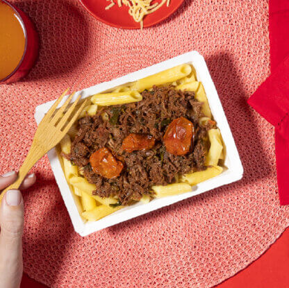 marmita – ragú de costela + penne + tomate confit
