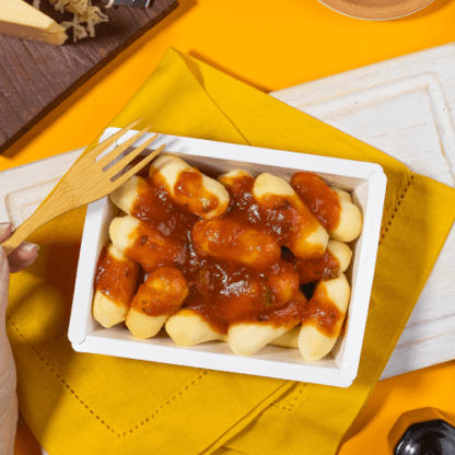 marmita – nhoque recheado de mussarela e molho ao sugo