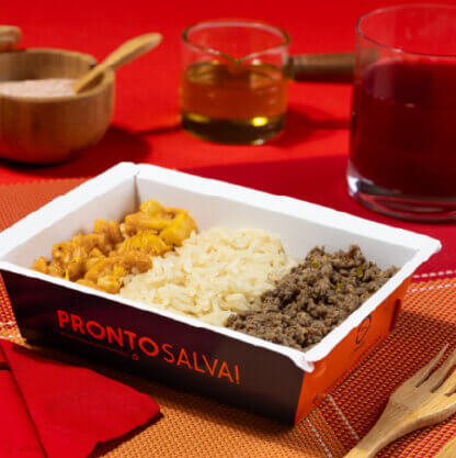marmita – carne moída + arroz branco + couve-flor assada páprica